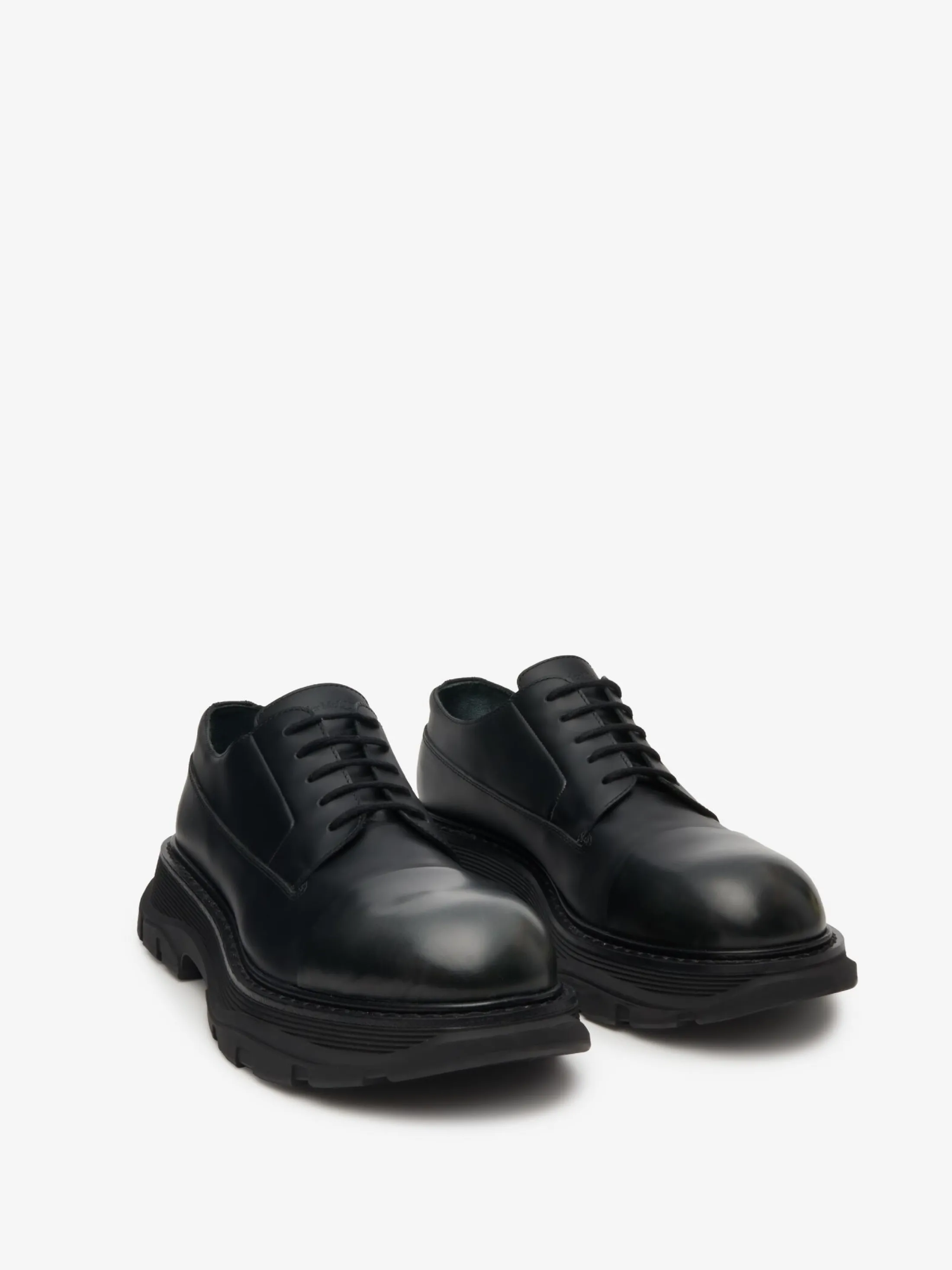 New Alexander McQueen Men's Tread Lace Up in Black