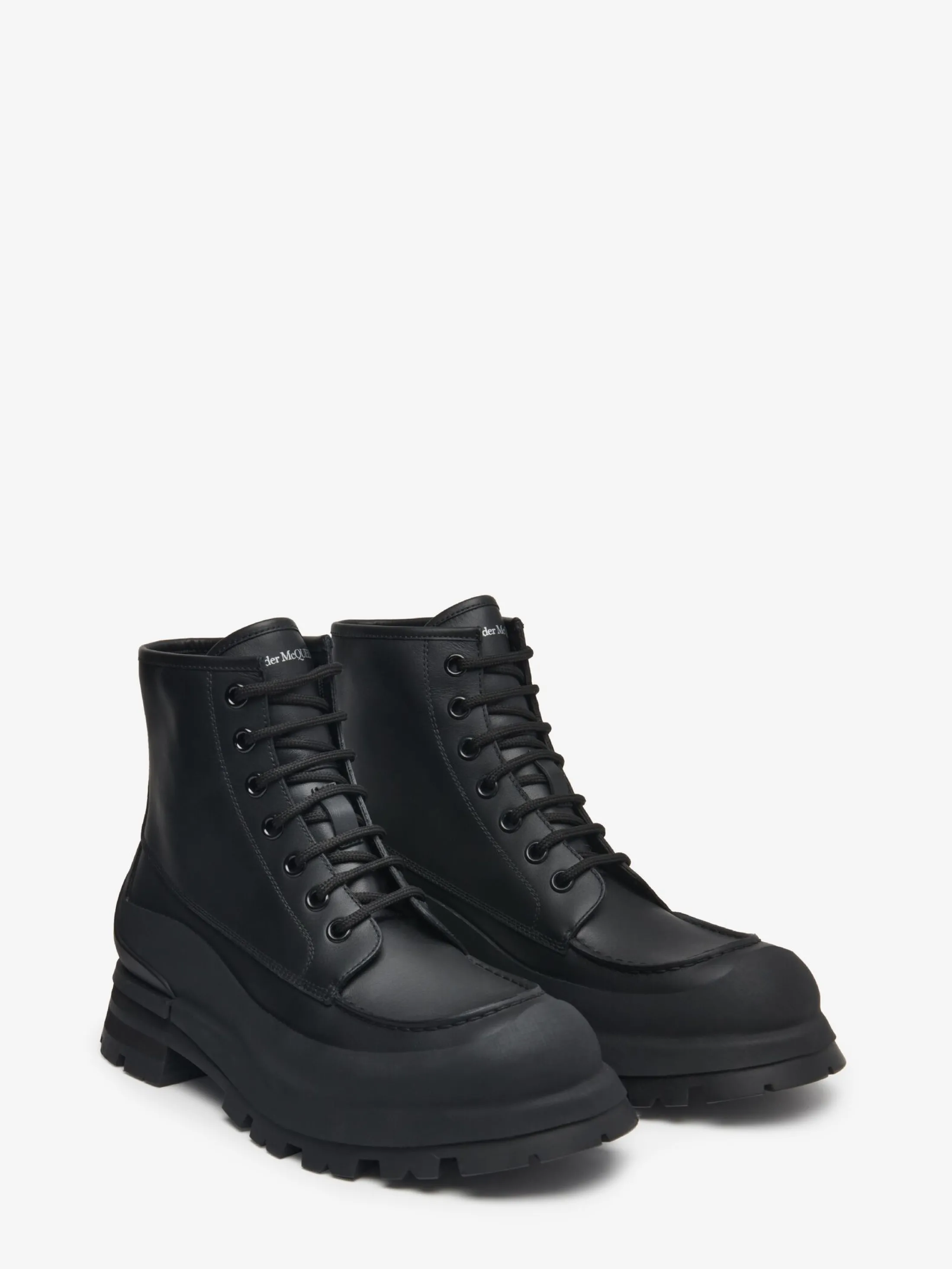 Outlet Alexander McQueen Men's Wander Lace Up Boot in Black